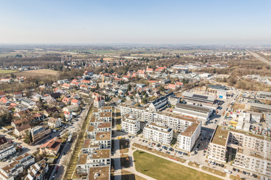 Charmante Doppelhaushälfte bzw. Mehrgenerationenhaus mit viel Potential auf traumhaften Grundstück - Weitere Umgebungsaufnahme