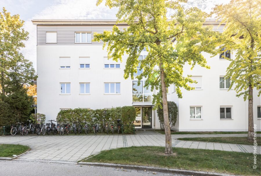 Energieeffiziente 3-Zimmer-Wohnung in ruhiger Lage mit Südloggia und TG-Einzelstellplatz - Vordere Hausansicht
