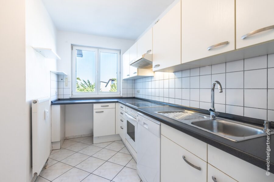 Energieeffiziente 3-Zimmer-Wohnung in ruhiger Lage mit Südloggia und TG-Einzelstellplatz - Küche mit funktionaler EBK