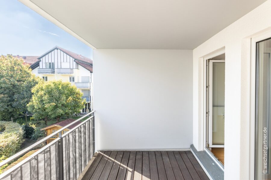 Energieeffiziente 3-Zimmer-Wohnung in ruhiger Lage mit Südloggia und TG-Einzelstellplatz - Weitere Ansicht der Loggia