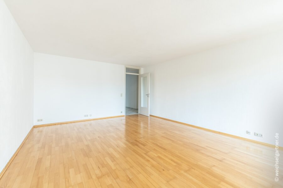 Energieeffiziente 3-Zimmer-Wohnung in ruhiger Lage mit Südloggia und TG-Einzelstellplatz - Weitere Wohnzimmeransicht