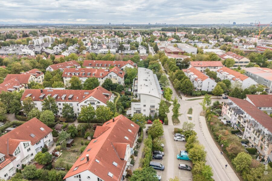 Energieeffiziente 3-Zimmer-Wohnung in ruhiger Lage mit Südloggia und TG-Einzelstellplatz - Weitere Luftbildaufnahme