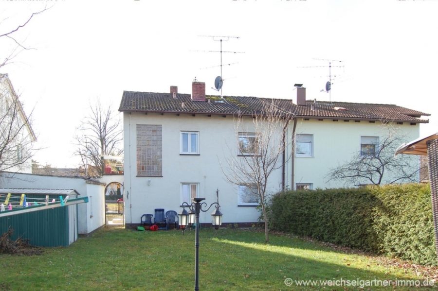 Doppelhaushälfte in ruhiger Lage - Hausrückseite mit Garten