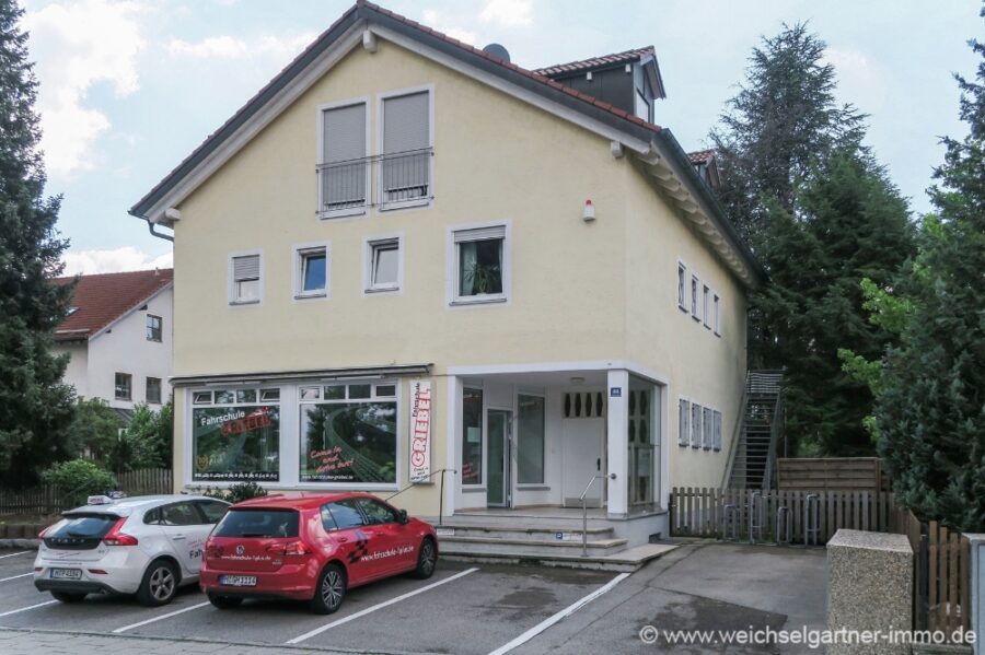 Interessantes Wohn-/Geschäftshaus - Straßenseite