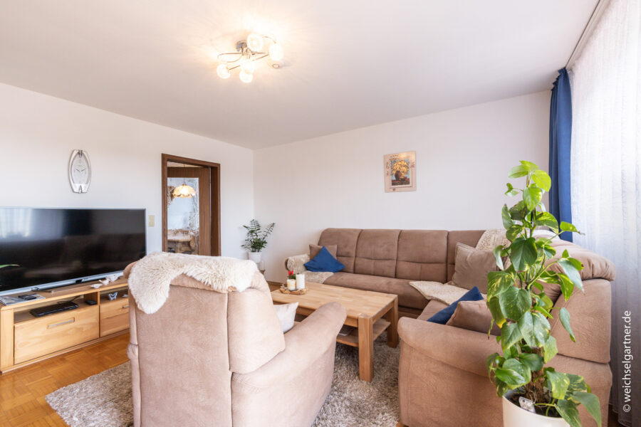 Vermietete Eigentumswohnung mit Weitblick in grüner Wohnlage - Weitere Ansicht Wohnzimmer
