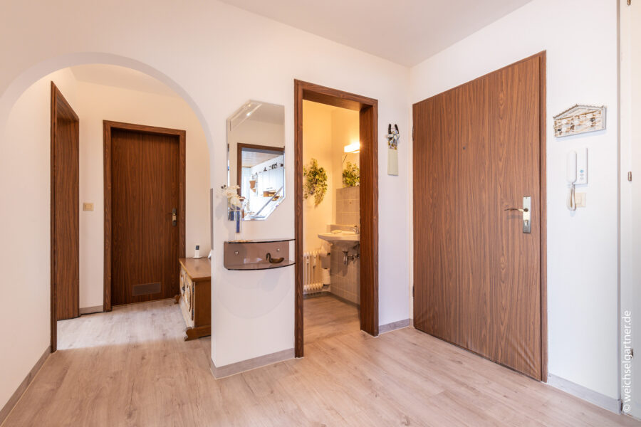 Vermietete Eigentumswohnung mit Weitblick in grüner Wohnlage - Diele