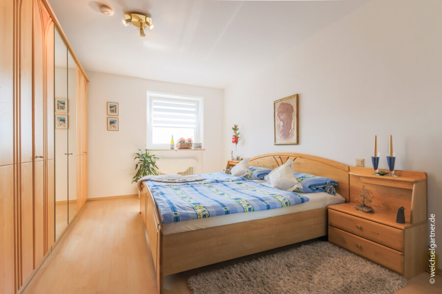 Vermietete Eigentumswohnung mit Weitblick in grüner Wohnlage - Schlafzimmer