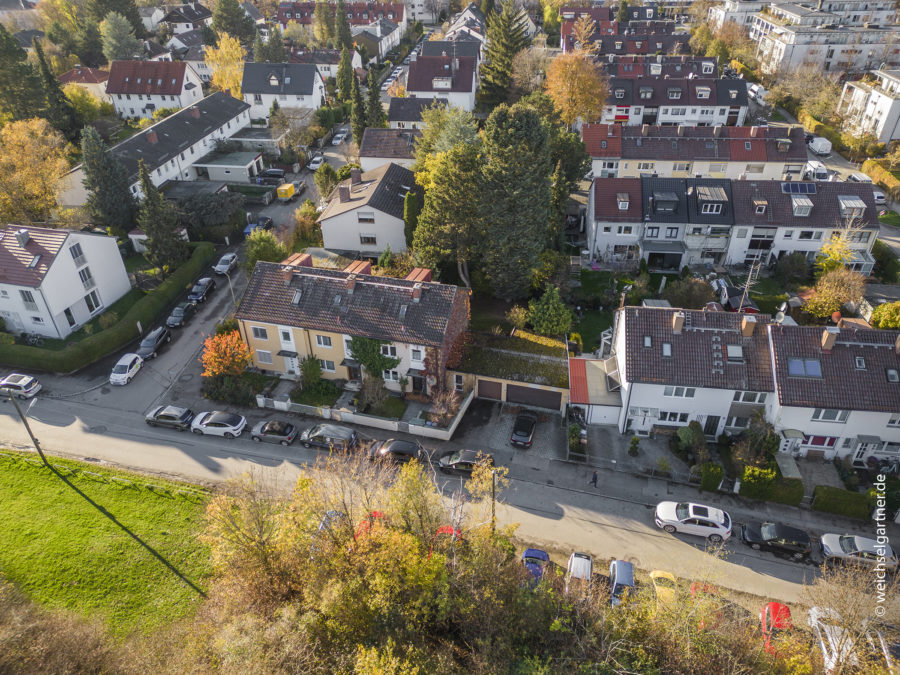 Reiheneckhaus mit großem Garten in grüner und ruhiger Wohnlage - Vogelperspektive