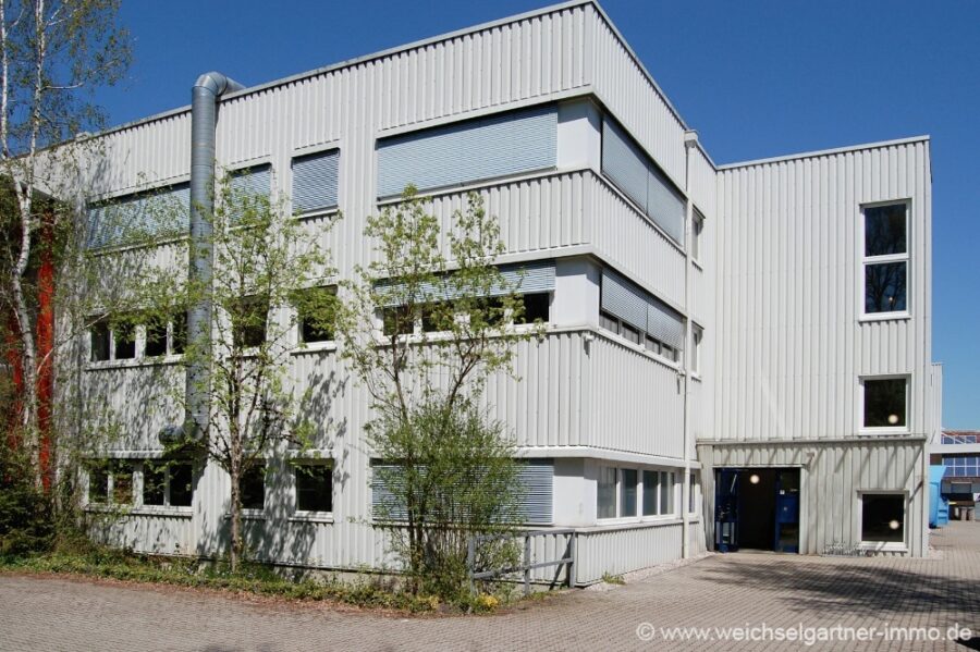 Interessantes Betriebsgebäude - hinterer Gebäudeteil