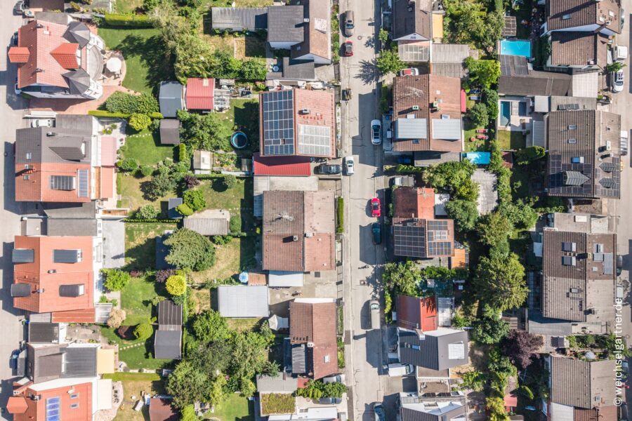 Gemütliche Doppelhaushälfte mit schönem Garten in ruhiger Wohnlage Nähe Zamilapark - Vogelperspektive