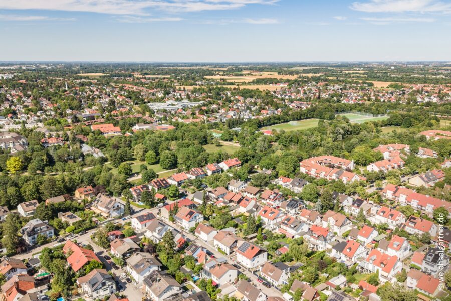 Gemütliche Doppelhaushälfte mit schönem Garten in ruhiger Wohnlage Nähe Zamilapark - Drohnenaufnahme