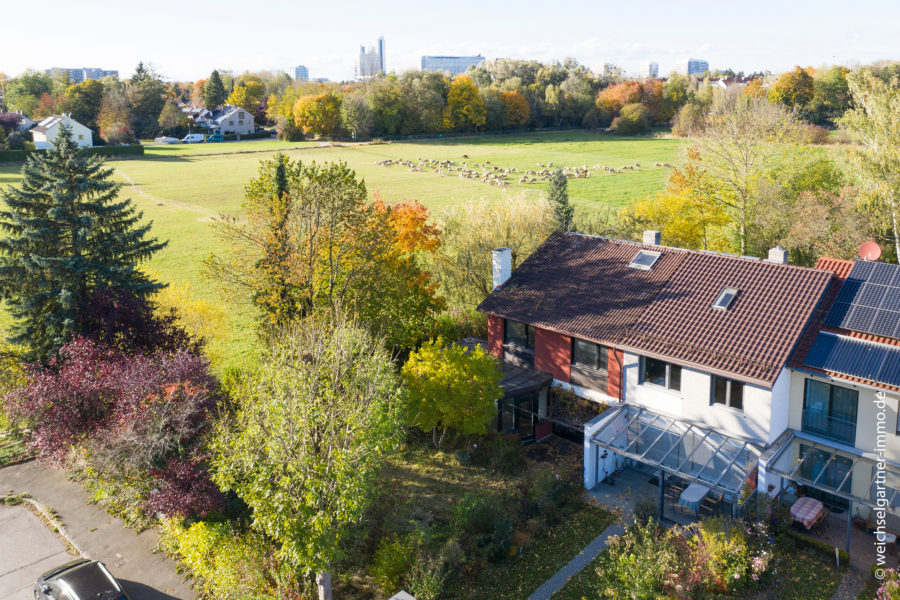 Reiheneckhaus mit großem Garten direkt am Park - Einmalige Lage