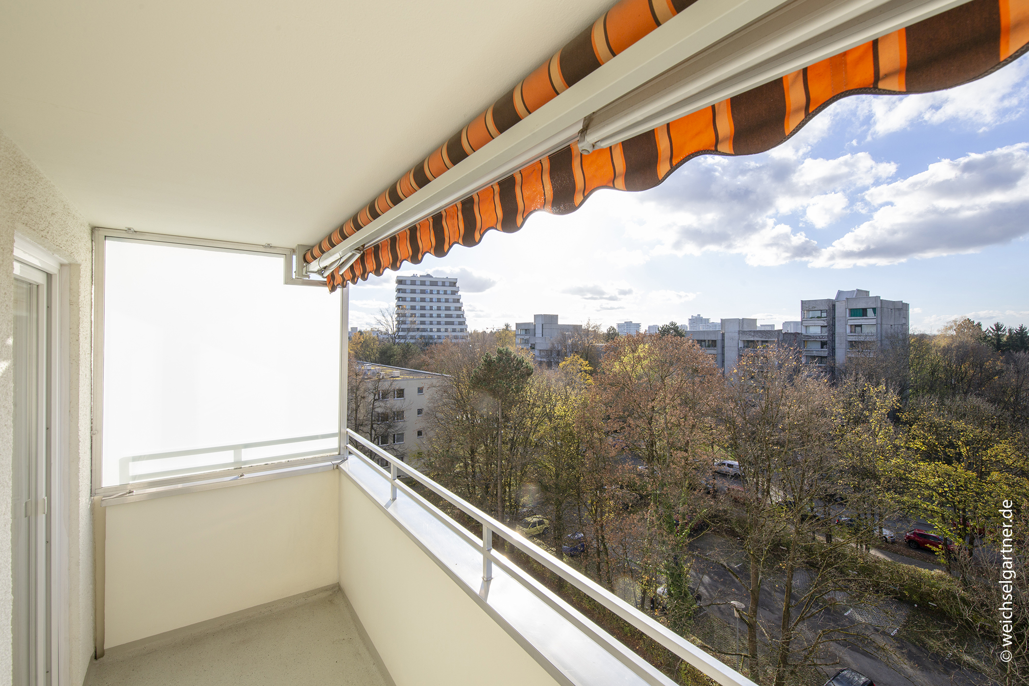 Bezugsfreie Eigentumswohnung mit West-Balkon, 81927 München, Etagenwohnung