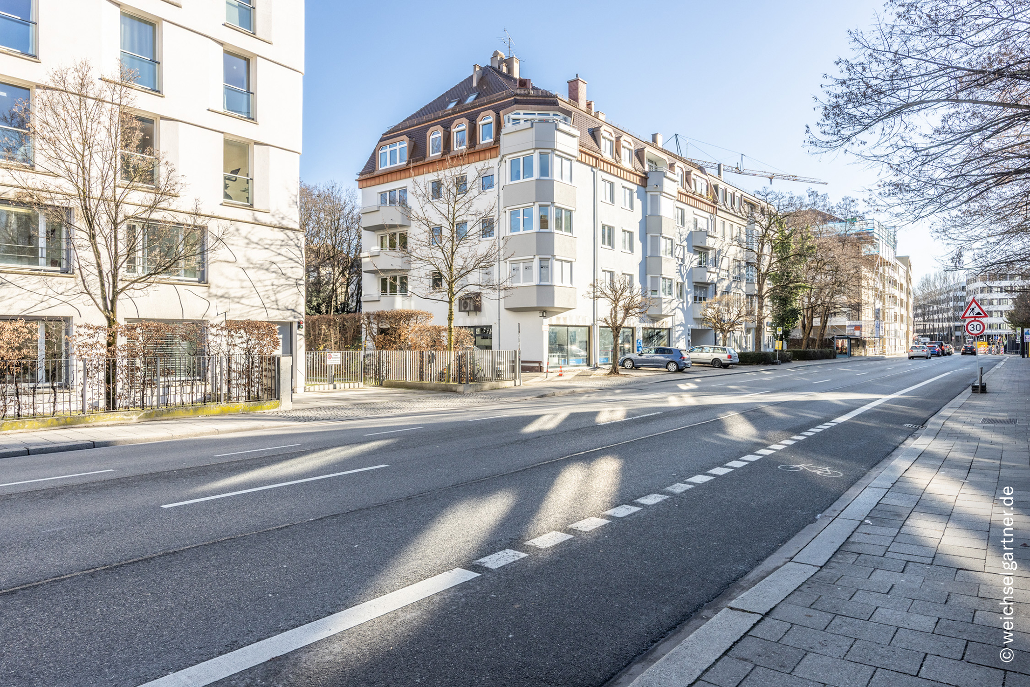 Moderne Eigentumswohnung in urbaner Wohnlage mit Tiefgaragen-Einzelstellplatz, 80336 München, Etagenwohnung